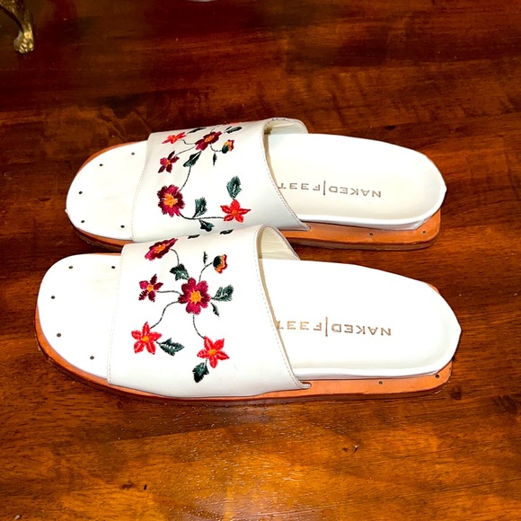 Naked Feet Women’s Leather White Leather Sandals Size 7 - Picture 2 of 5